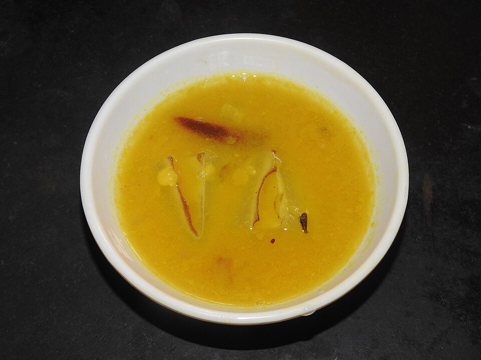 Aam diye motor dal - Traditional India dish