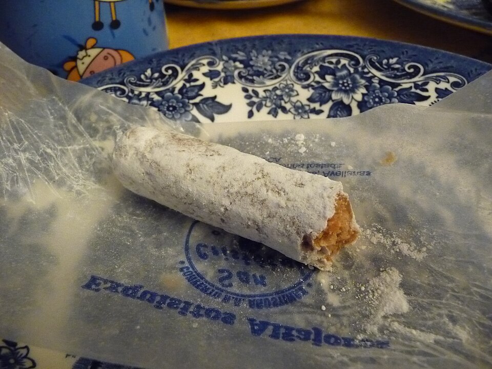 alfajor - Traditional Spain dish