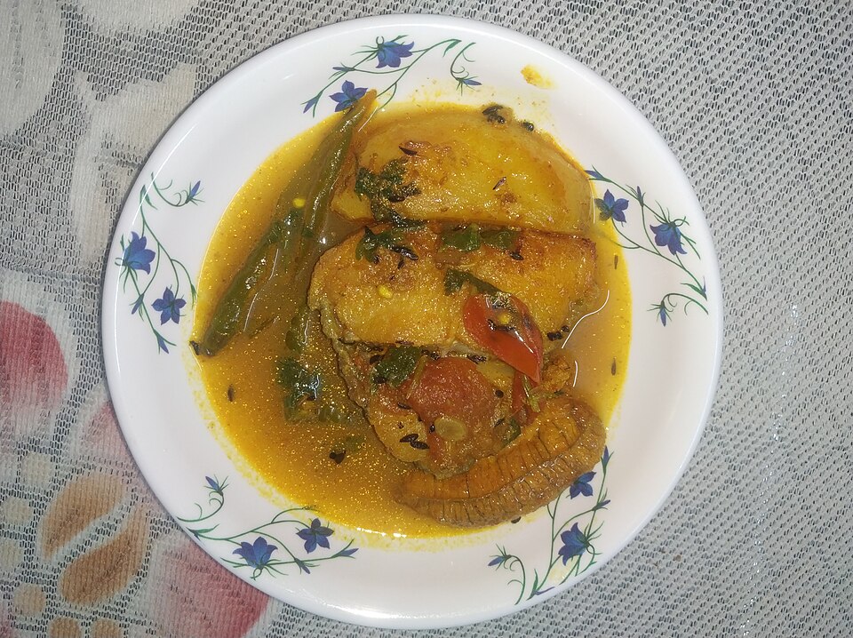 Alu diye bhola machher jhol - Traditional India dish