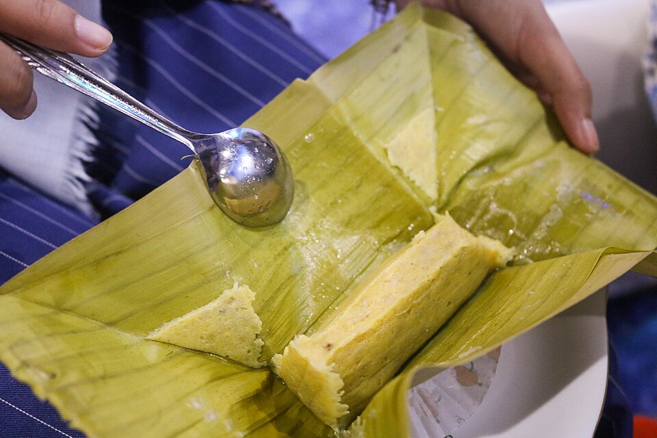 barongko pisang - Traditional Indonesia dish