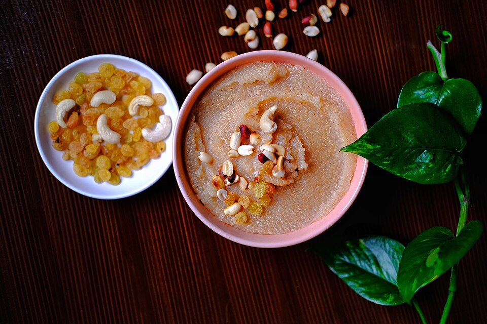 খেজুরের গুড় দিয়ে তৈরি সুজির হালুয়া - Traditional Bangladesh dish