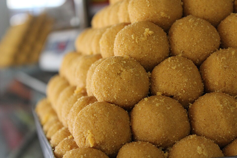besan laddu - Traditional India dish