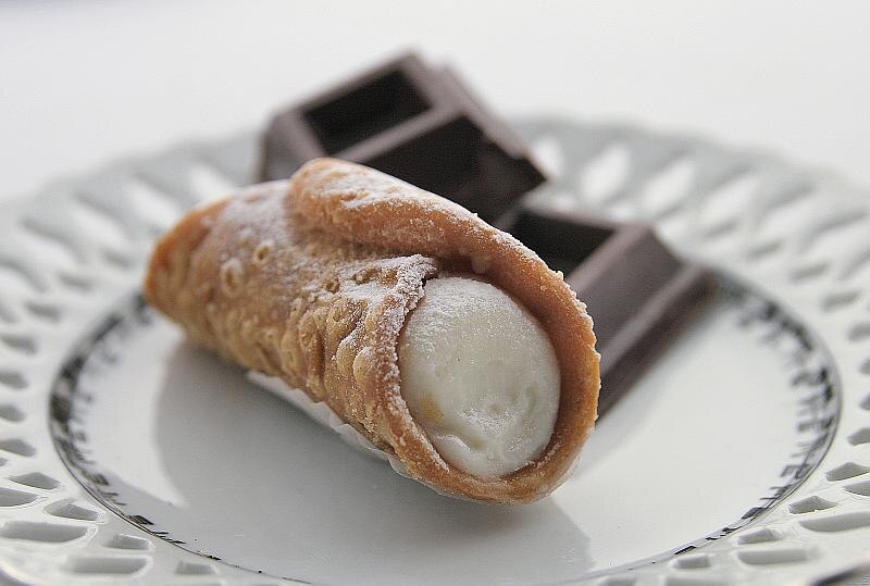 cannoli - Traditional Italy dish