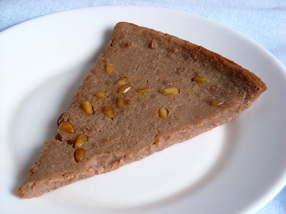 Castagnaccio - Traditional Italy dish