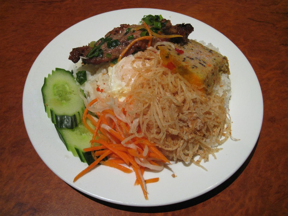 cơm bình dân - Traditional Vietnam dish