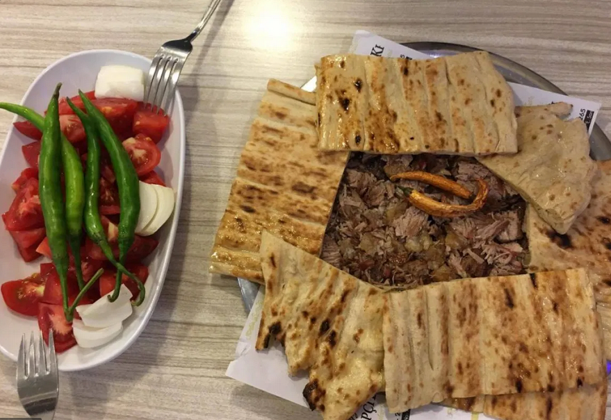 Denizli kebab - Traditional Türkiye dish