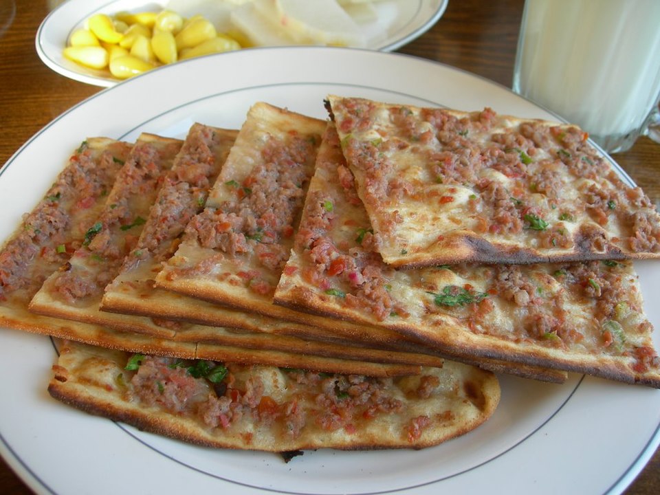 Etli ekmek - Traditional Türkiye dish