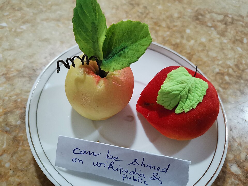 fruit en pâte d'amande - Traditional Algeria dish