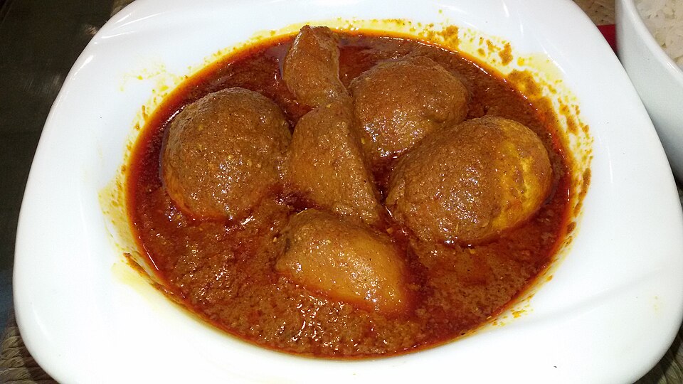 Hansher Dimer Dalna - Traditional India dish