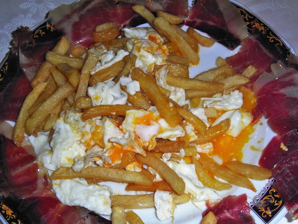 Huevos estrellados - Traditional Spain dish