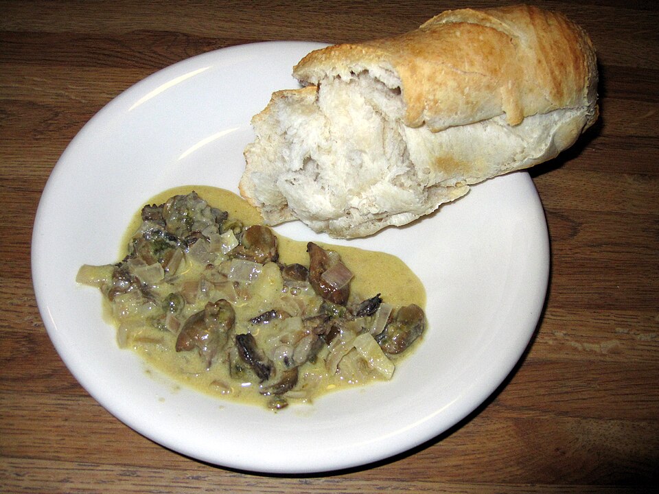 huîtres chaudes au champagne - Traditional France dish