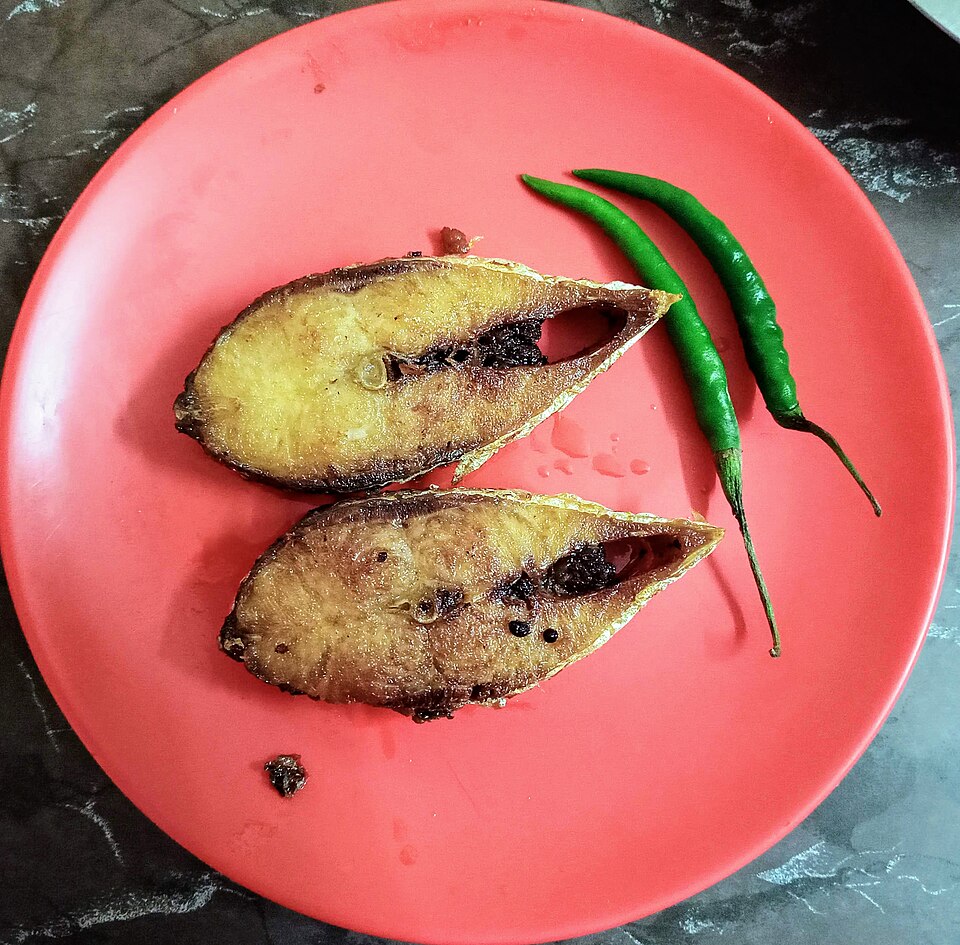 Ilish machh vaja - Traditional India dish