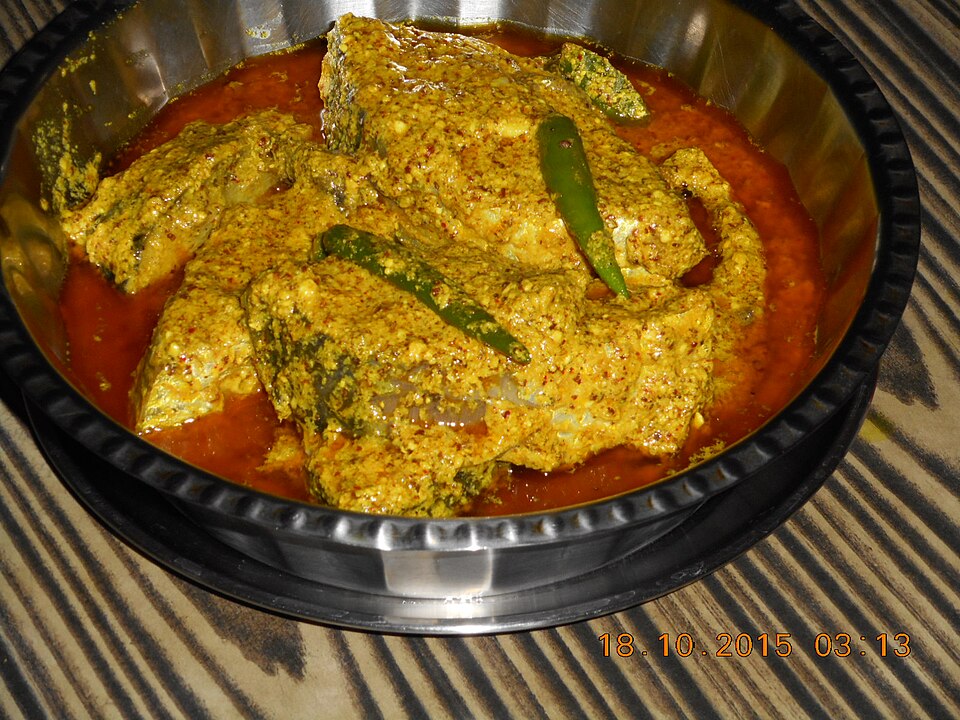Ilisher doi korma - Traditional India dish