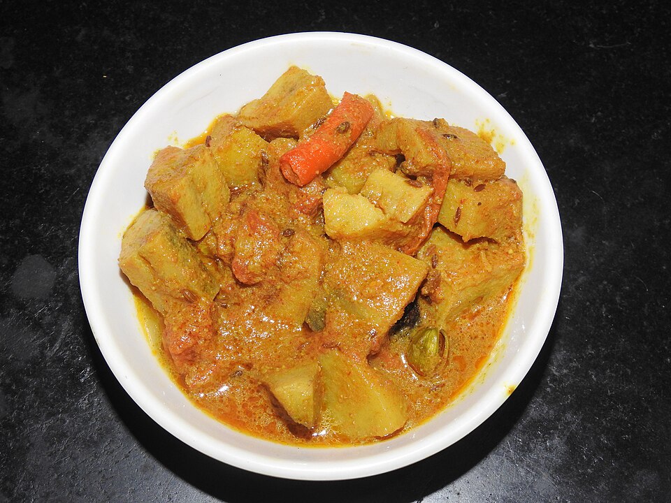 Kanch kolar dalna - Traditional India dish