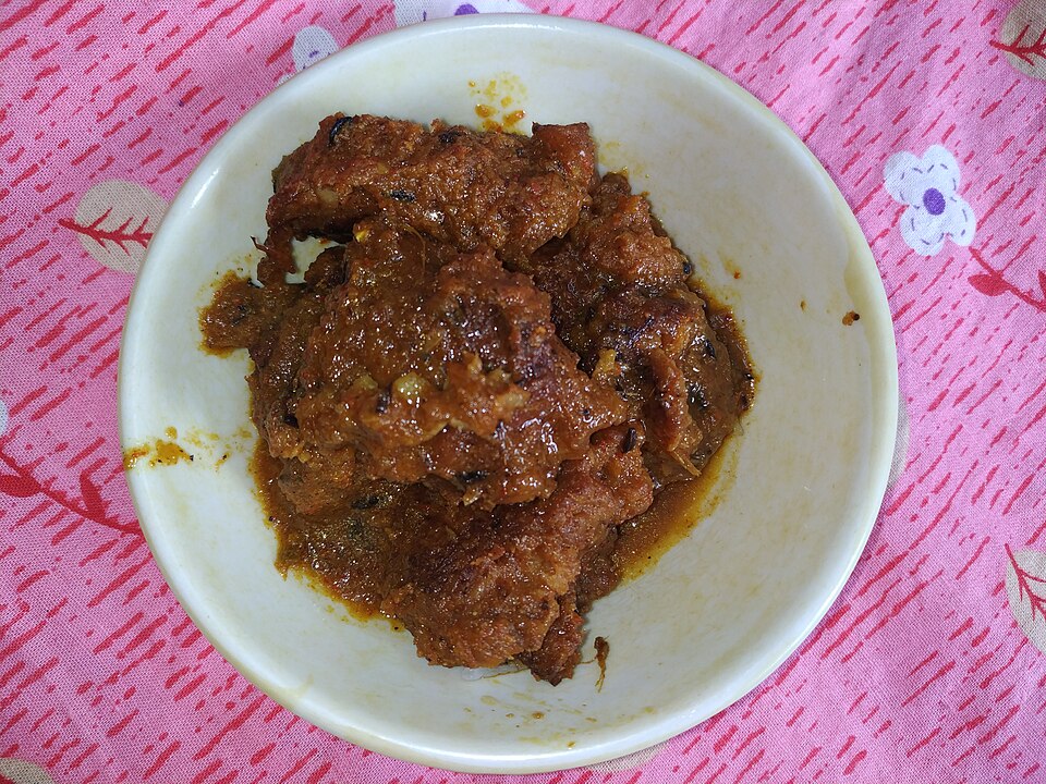 Kucho chingrir borar jhol - Traditional India dish