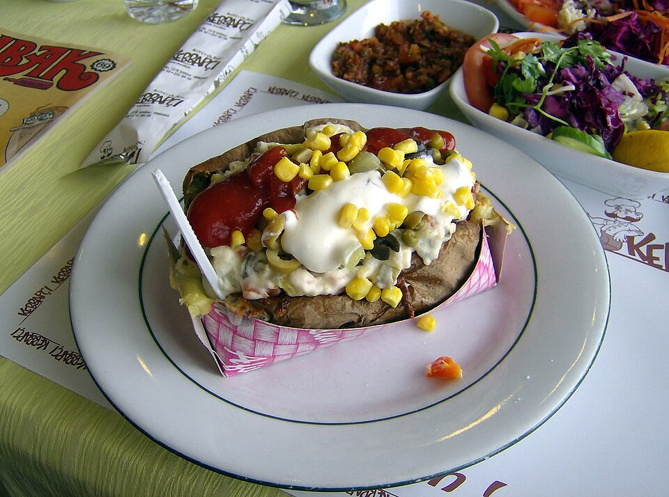 kumpir - Traditional Türkiye dish