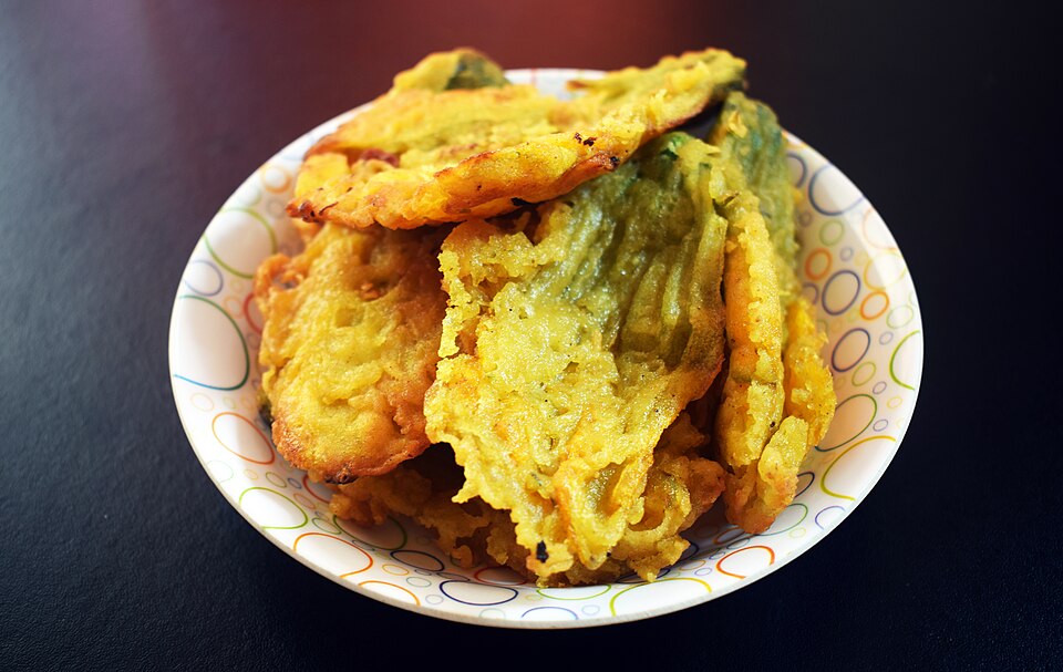 Kumro fuler bora - Traditional India dish