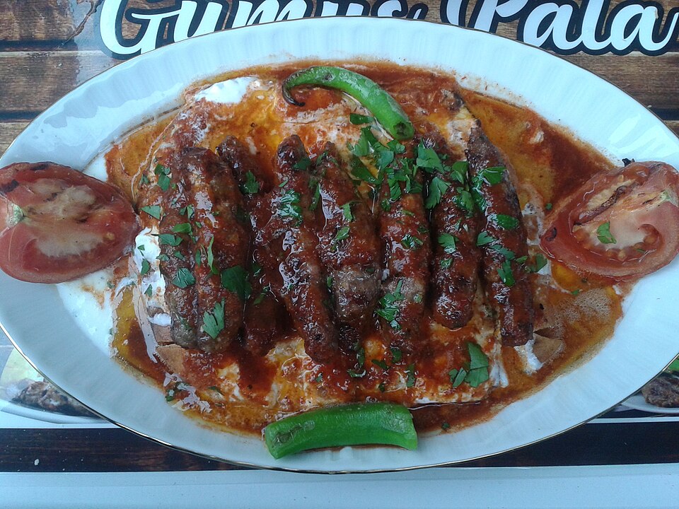 Manisa kebap - Traditional Türkiye dish