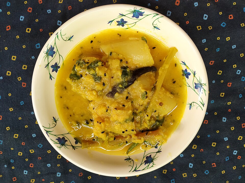 Mulo diye musur dal - Traditional India dish