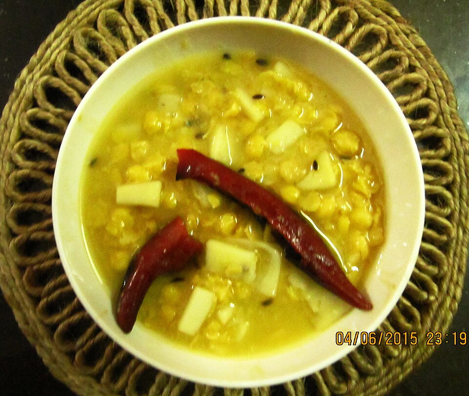 Narkel diye chholar dal - Traditional India dish