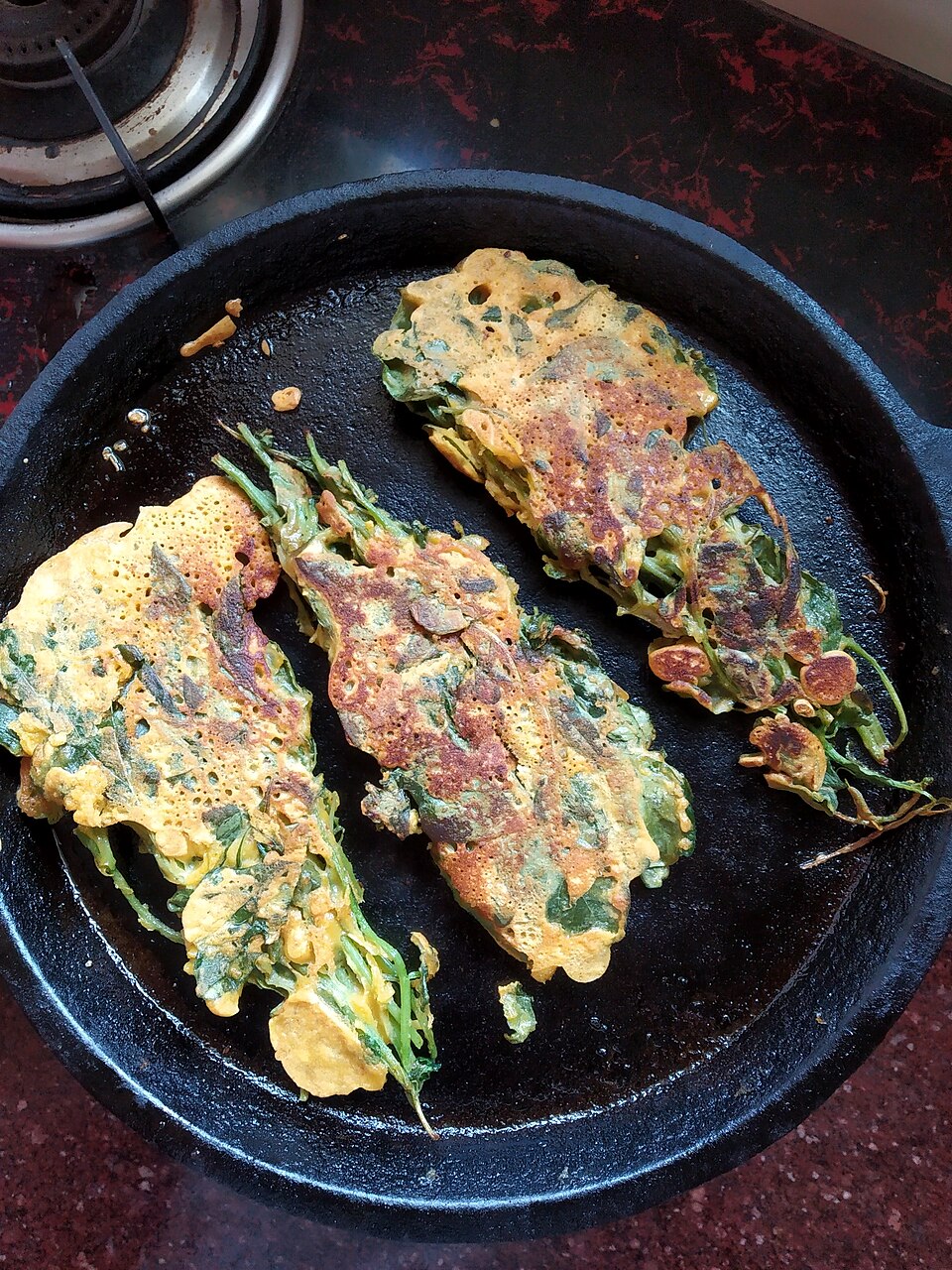 Palong shak er bora - Traditional India dish