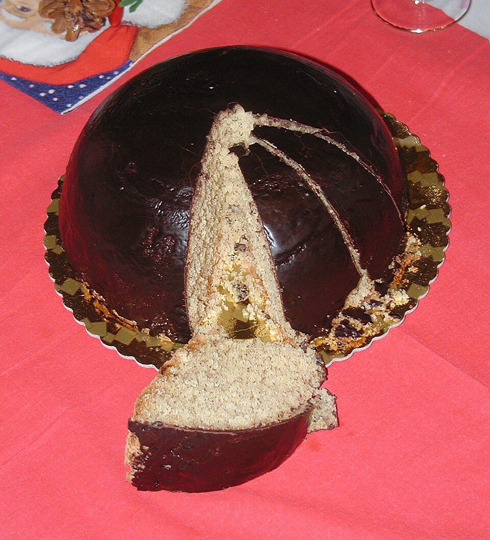 parrozzo - Traditional Italy dish