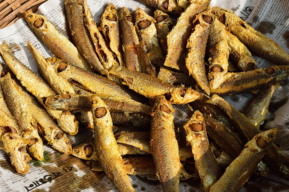 Parshe machh bhaja - Traditional India dish