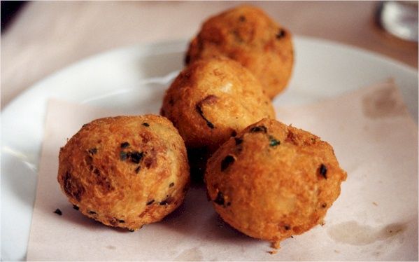 pastéis de Bacalhau - Traditional Portugal dish
