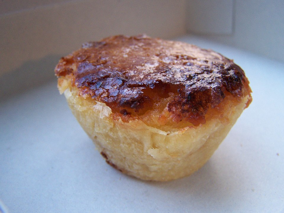 pastel de feijão - Traditional Portugal dish