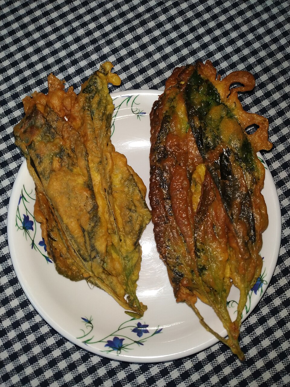 Pat shak er bora - Traditional India dish