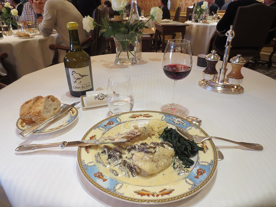 Poularde aux morilles - Traditional France dish