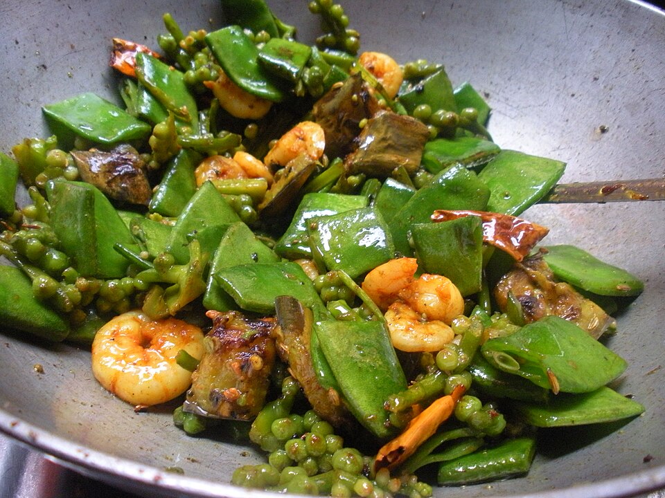 Pui metuli chingri diye - Traditional India dish