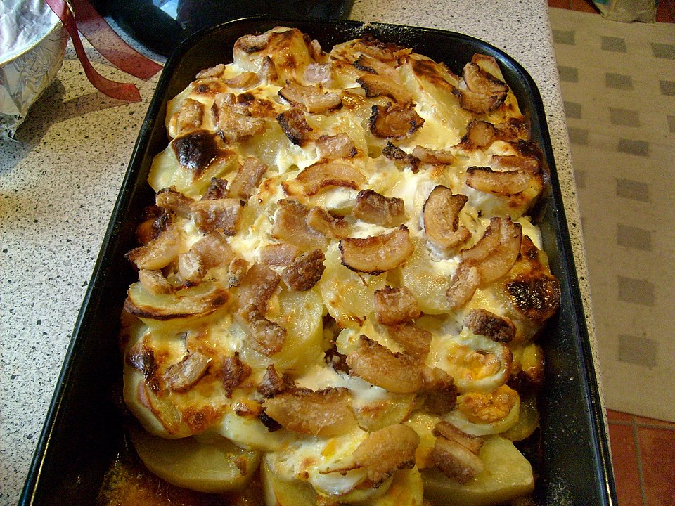Rakott krumpli - Traditional Hungary dish