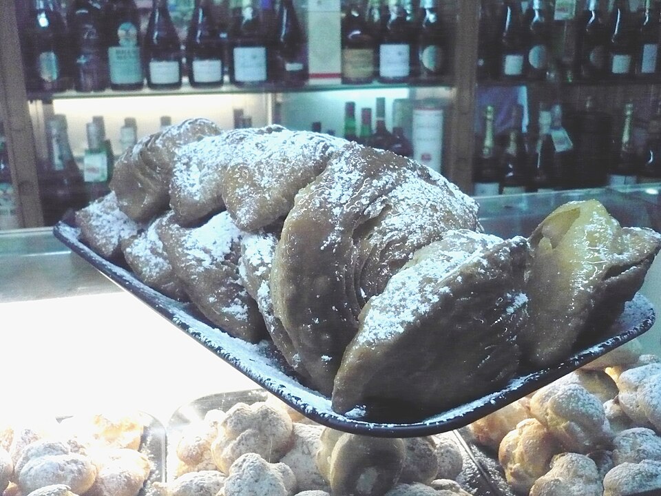 Raviola di ricotta of Caltanissetta - Traditional Italy dish