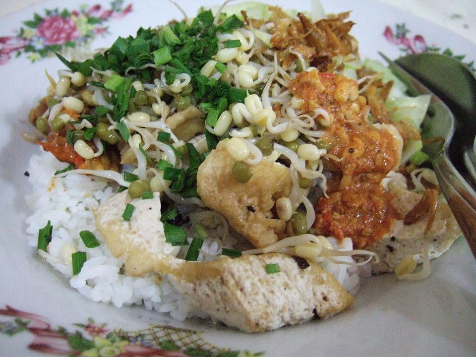 rice lengko - Traditional Indonesia dish