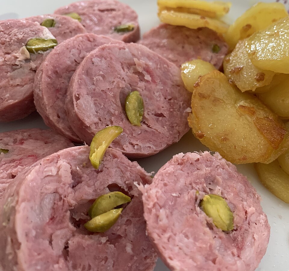 Saucisson chaud - Traditional France dish