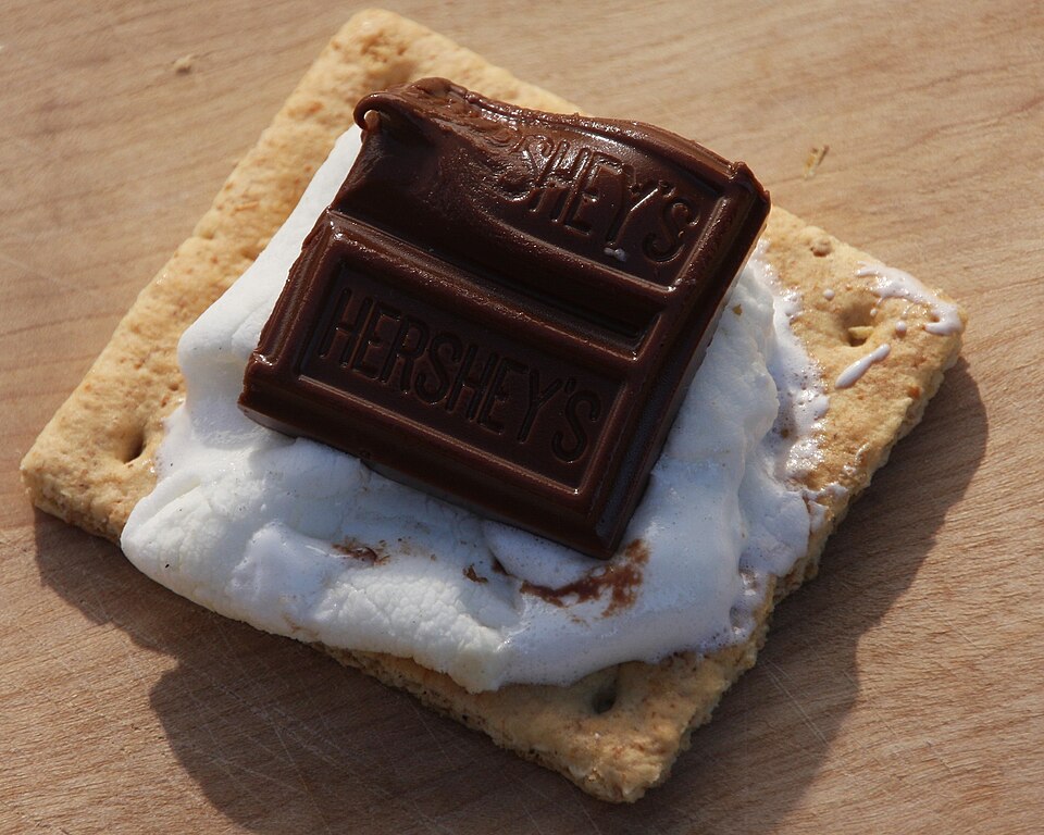 s'more - Traditional United States of America dish