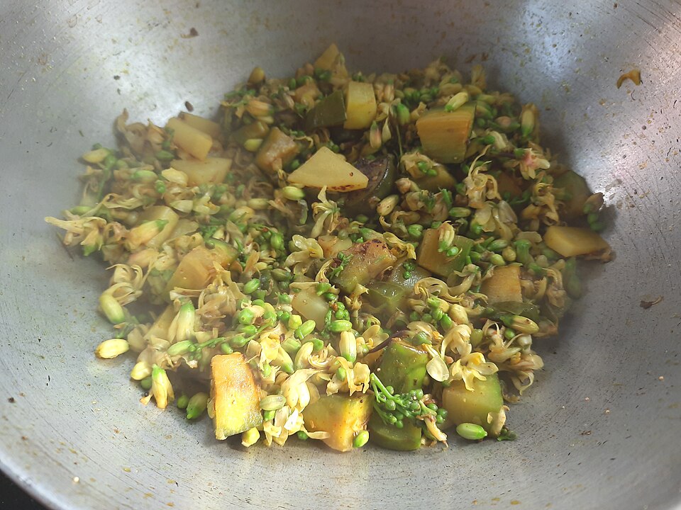 Sojne fuler chhechki - Traditional India dish