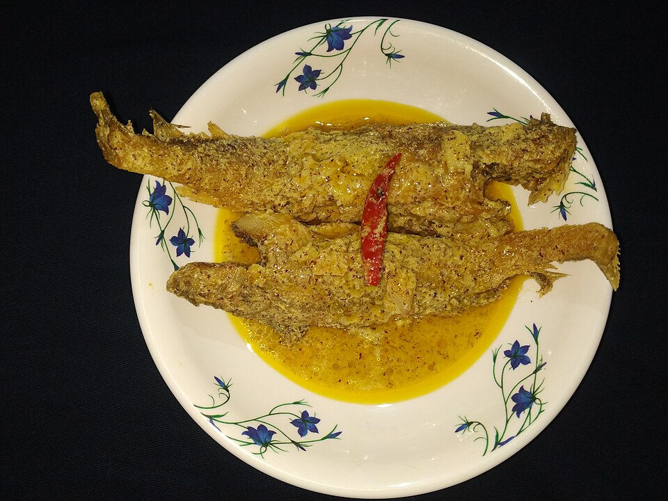 Sorshe diye bhola machher jhal - Traditional India dish