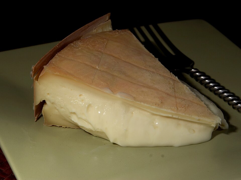 Stinking Bishop cheese - Traditional United Kingdom dish
