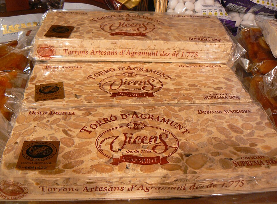 turrón de Agramunt - Traditional Spain dish