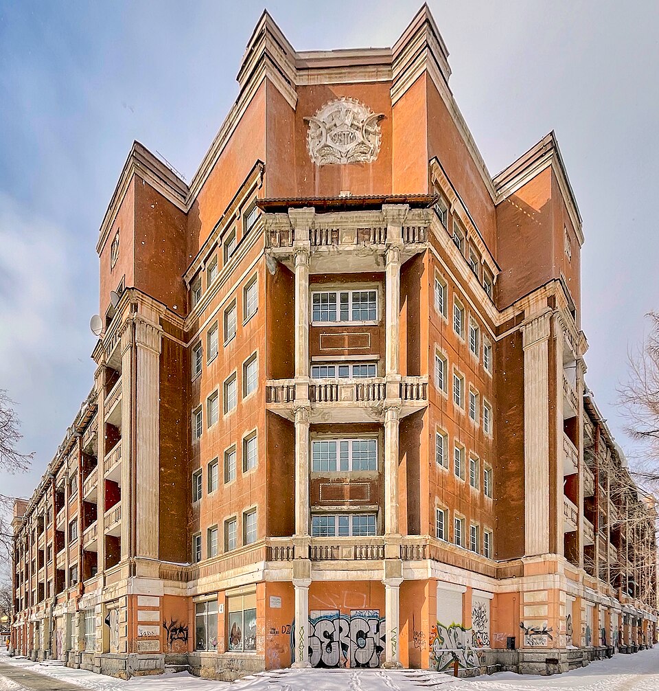 Здание бывшей гостиницы "Мадрид"