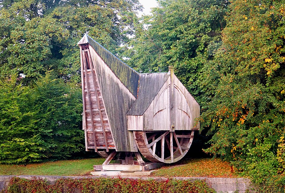 Replica van middeleeuwse kraan