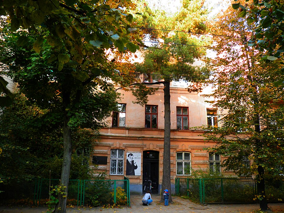 Художньо-меморіальний музей-майстерня Леопольда Левицького