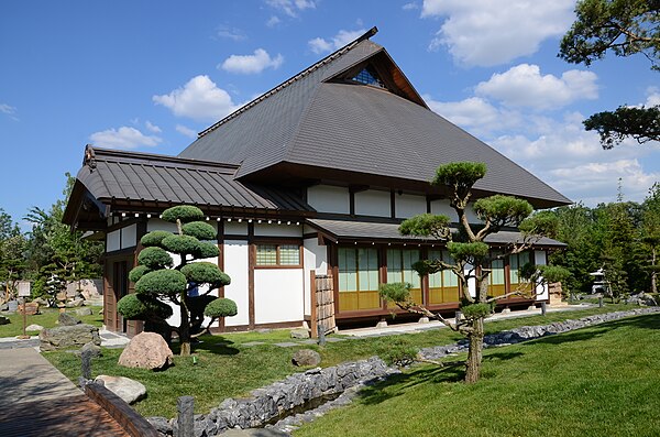 Старинный народный дом Коминка