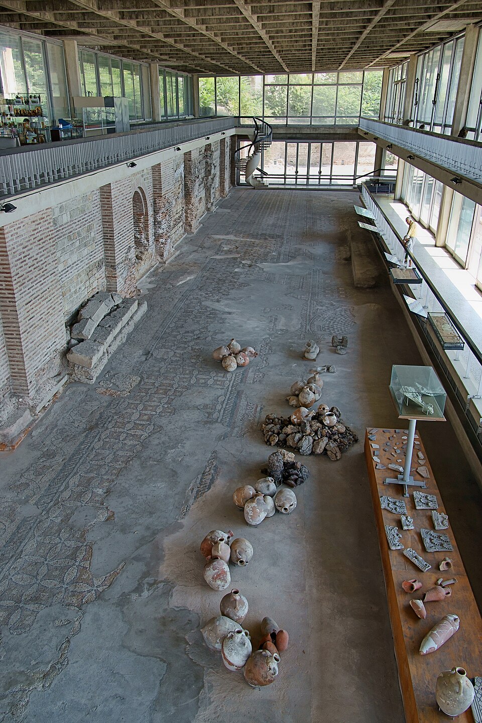 Edificiul Roman cu Mozaic