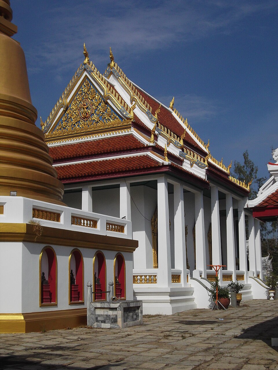 วัดบรมวงศ์อิศรวรารามวรวิหาร