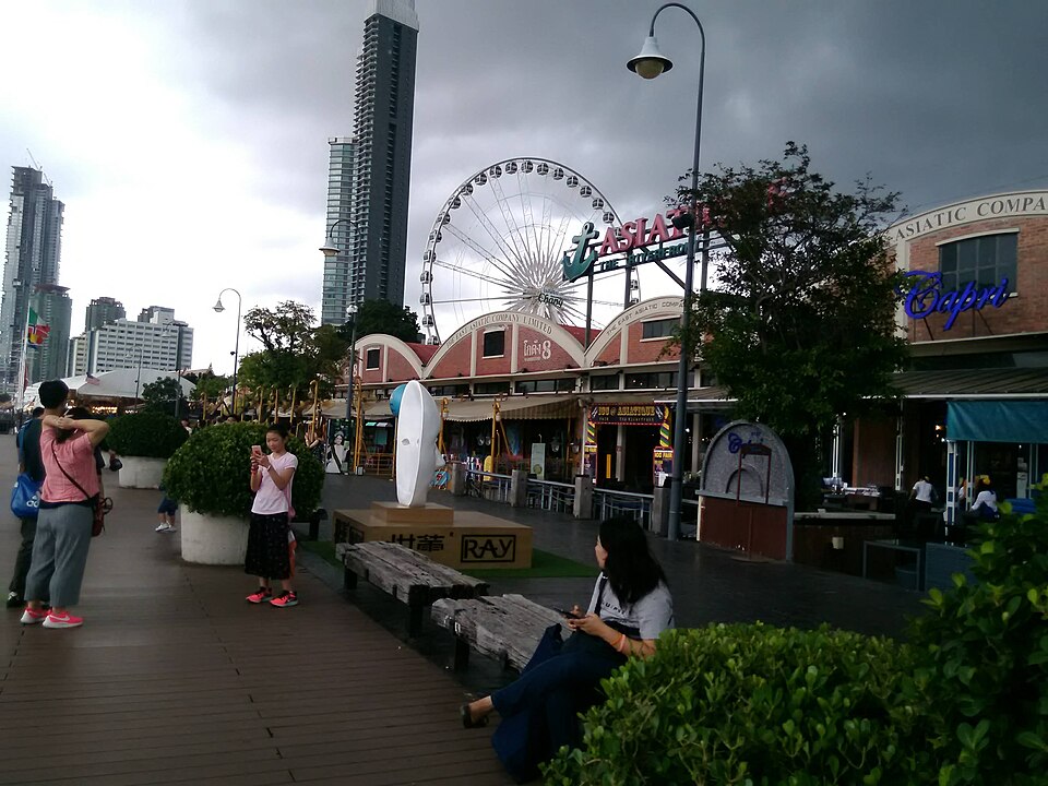 Asiatique The Riverfront