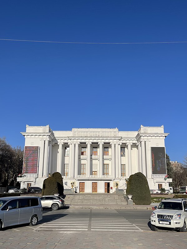 Театри опера ва балети ба номи Садриддин Айнӣ