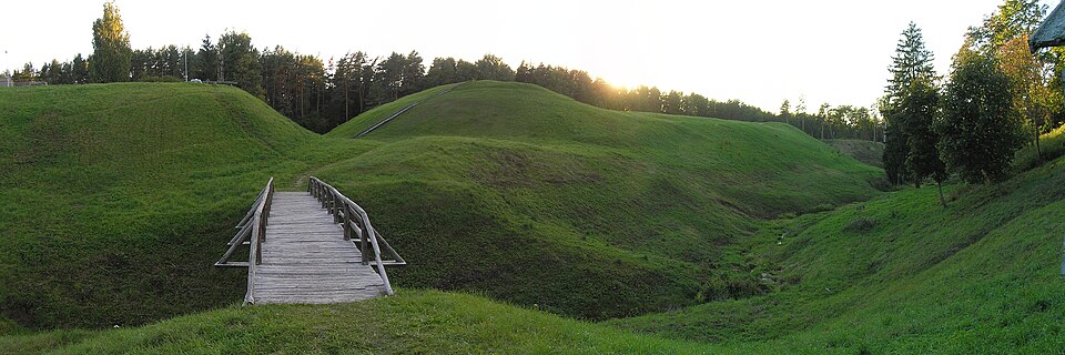 Šeimyniškėlių piliakalnis